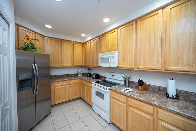 3050 PIRATES RETREAT COURT 208, Kissimmee, FL 34747