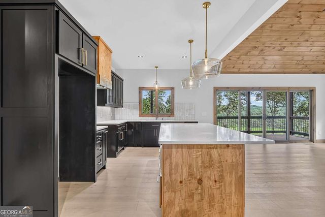 1729 Barnes Chapel Road, Blue Ridge, GA 30513