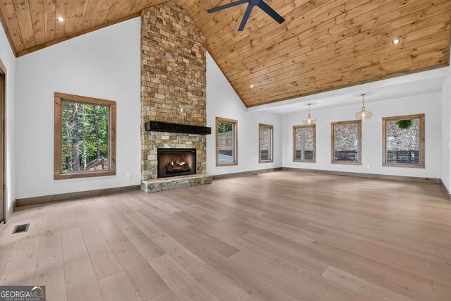 1729 Barnes Chapel Road, Blue Ridge, GA 30513