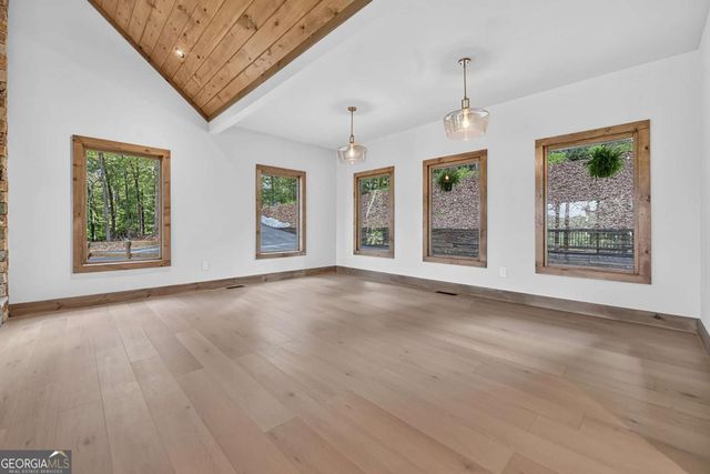 1729 Barnes Chapel Road, Blue Ridge, GA 30513