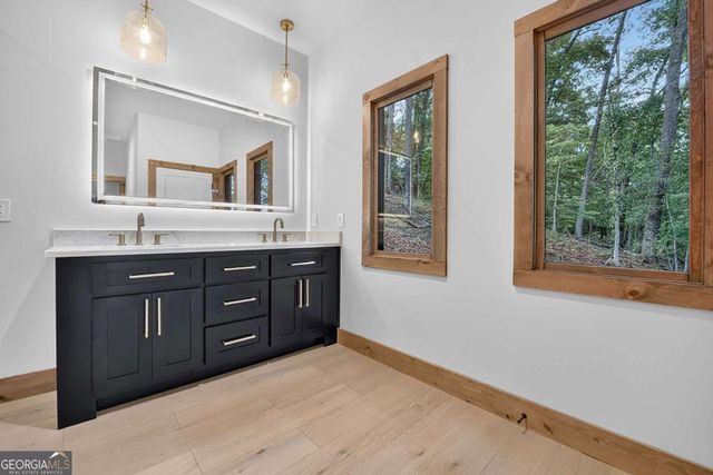 1729 Barnes Chapel Road, Blue Ridge, GA 30513