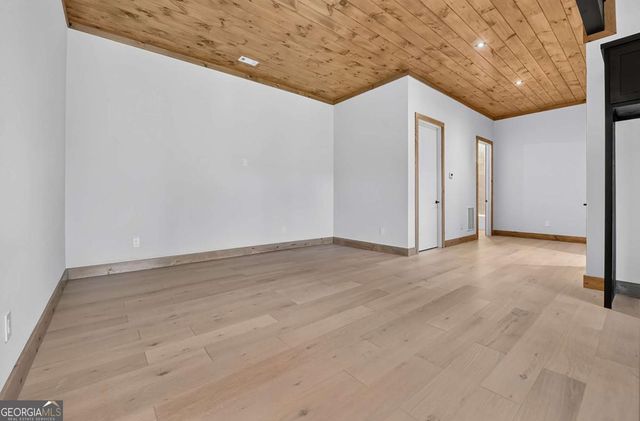 1729 Barnes Chapel Road, Blue Ridge, GA 30513