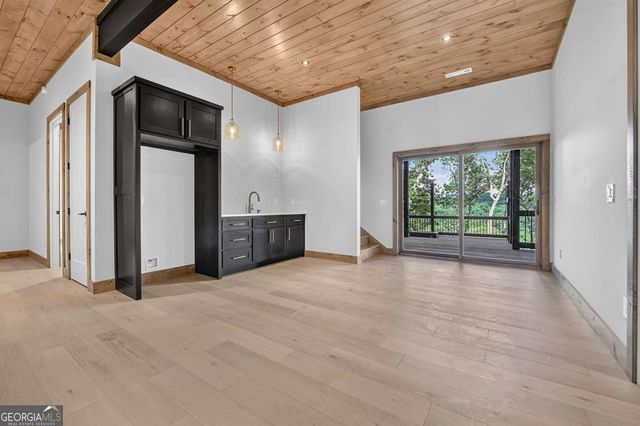 1729 Barnes Chapel Road, Blue Ridge, GA 30513