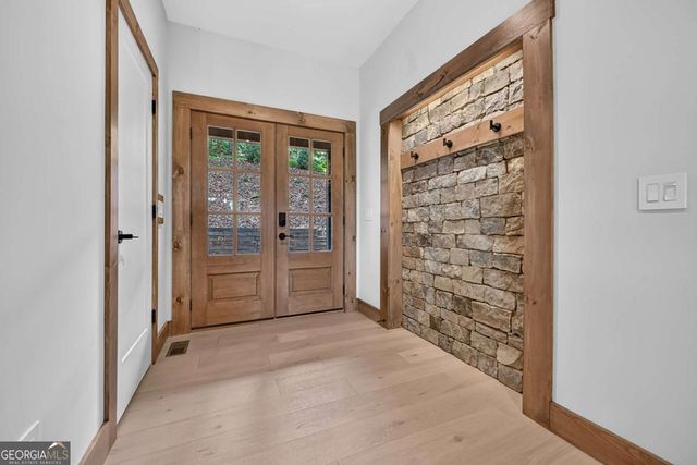 1729 Barnes Chapel Road, Blue Ridge, GA 30513