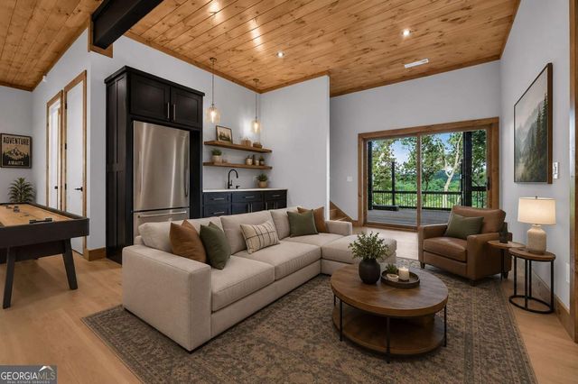 1729 Barnes Chapel Road, Blue Ridge, GA 30513