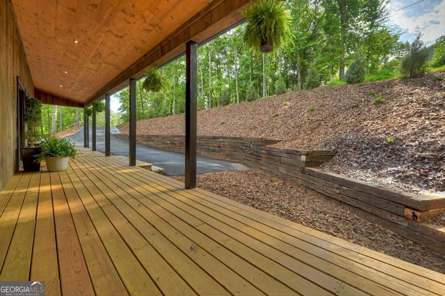 1729 Barnes Chapel Road, Blue Ridge, GA 30513