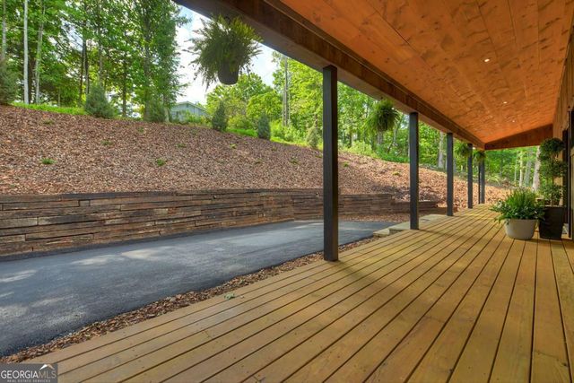 1729 Barnes Chapel Road, Blue Ridge, GA 30513