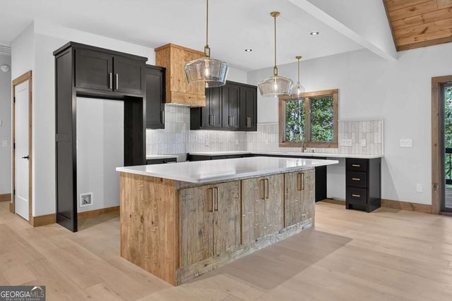 1729 Barnes Chapel Road, Blue Ridge, GA 30513