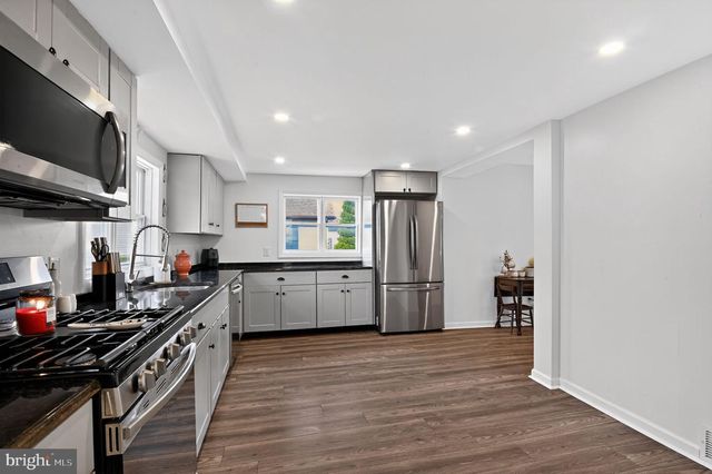 255 WASHINGTON AVE, Williamstown, NJ 08094