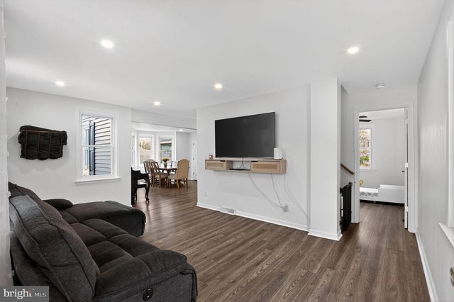 255 WASHINGTON AVE, Williamstown, NJ 08094