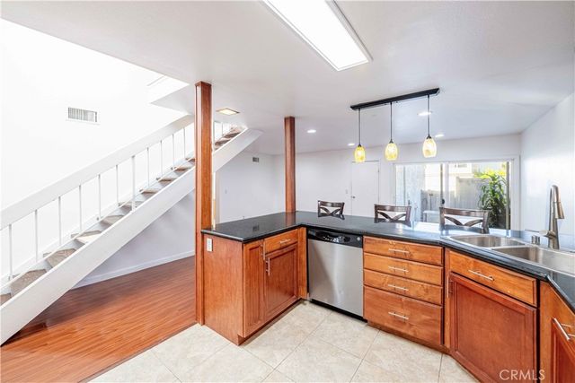 10055 Larwin 3, Chatsworth, CA 91311