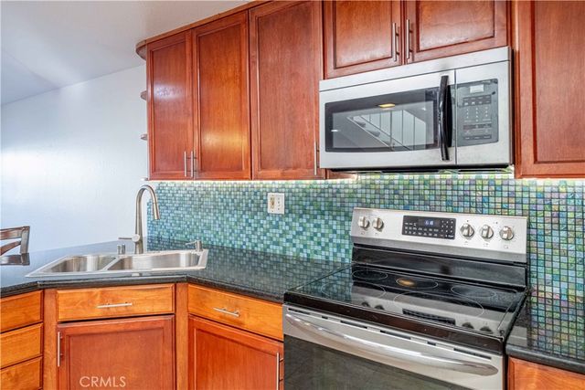 10055 Larwin 3, Chatsworth, CA 91311