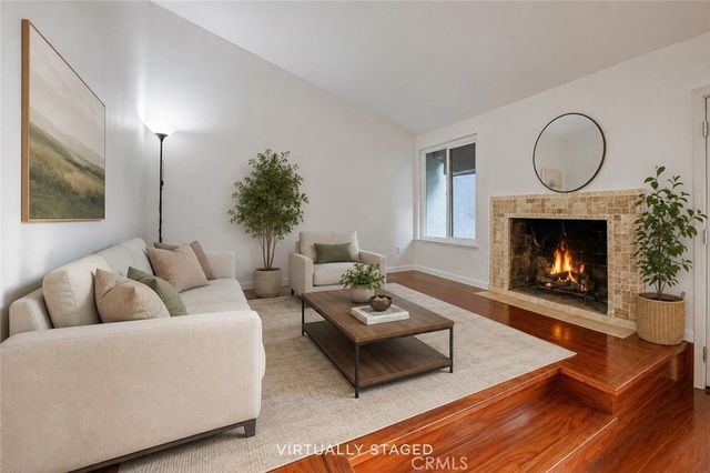 10055 Larwin 3, Chatsworth, CA 91311