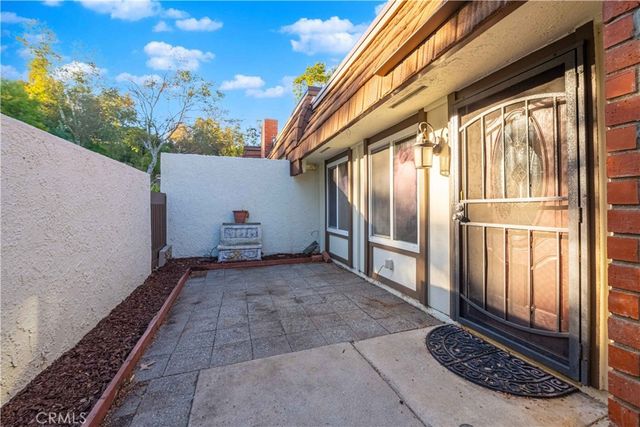 10055 Larwin 3, Chatsworth, CA 91311