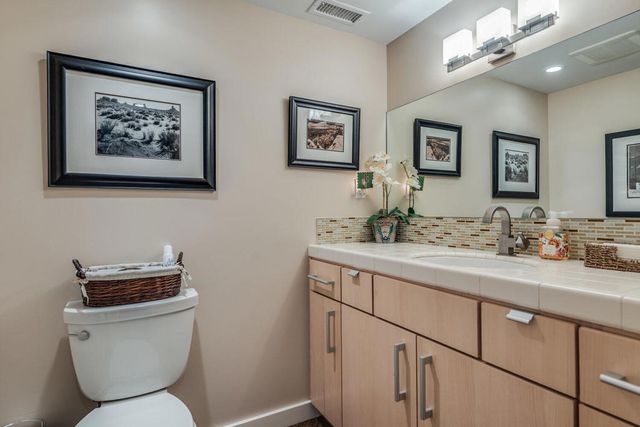 84 La Ronda Drive, Rancho Mirage, CA 92270