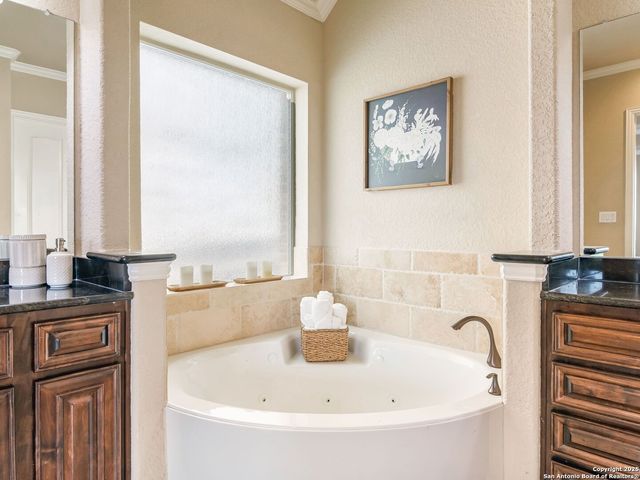 17011 Turin Rdg, San Antonio, TX 78255