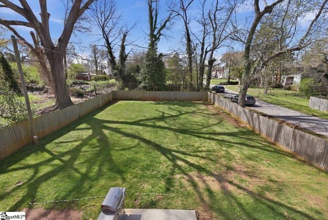 833 N Franklin Road, Greenville, SC 29617