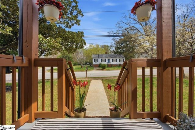 833 N Franklin Road, Greenville, SC 29617