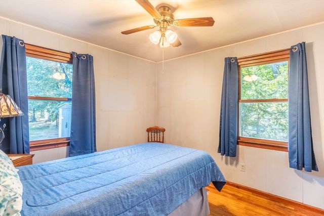 21 Meadowlark Ln, Springfield, MA 01119