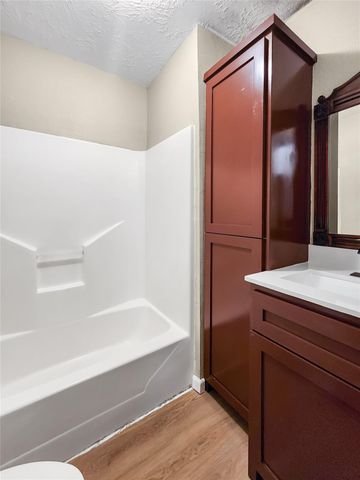 137 County Road 3431, Cleveland, TX 77327