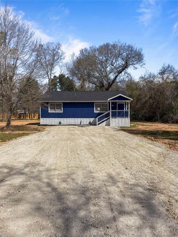 137 County Road 3431, Cleveland, TX 77327