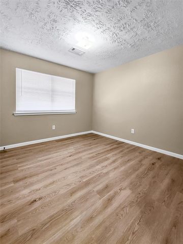 137 County Road 3431, Cleveland, TX 77327