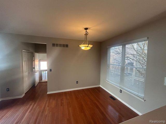 42567 Whitman Way, Novi, MI 48377