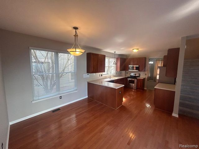 42567 Whitman Way, Novi, MI 48377