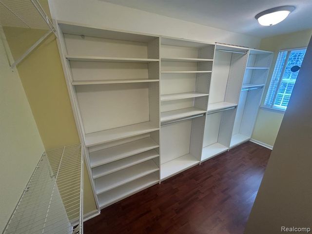 42567 Whitman Way, Novi, MI 48377