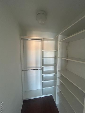 42567 Whitman Way, Novi, MI 48377