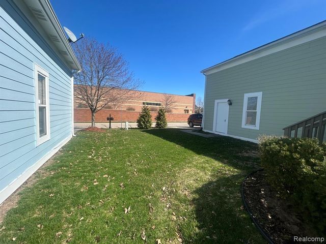 42567 Whitman Way, Novi, MI 48377