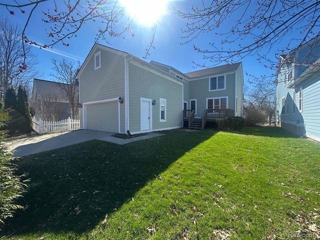 42567 Whitman Way, Novi, MI 48377