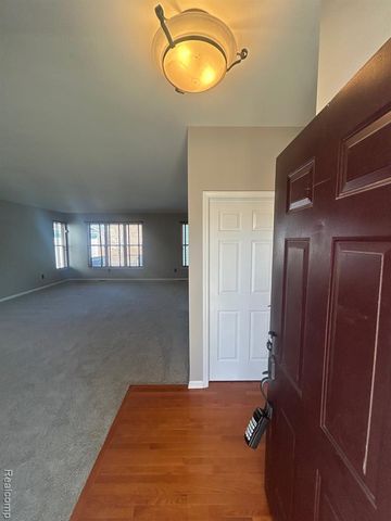 42567 Whitman Way, Novi, MI 48377