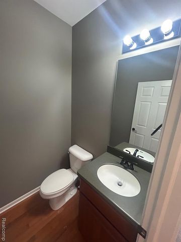 42567 Whitman Way, Novi, MI 48377