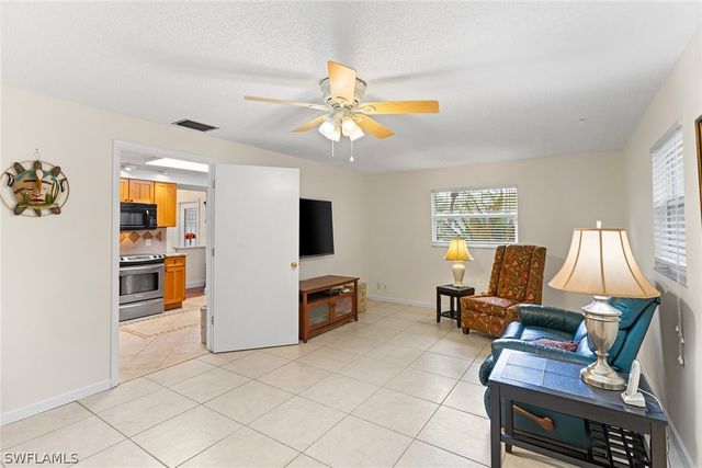 3675 1st AVE NW, Naples, FL 34120