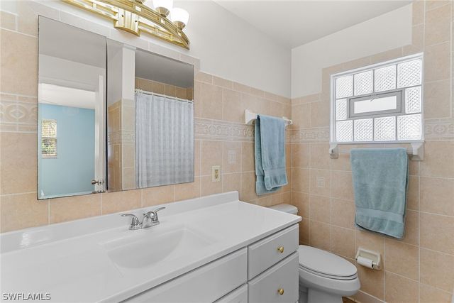 3675 1st AVE NW, Naples, FL 34120