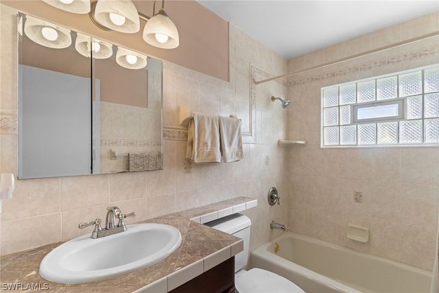 3675 1st AVE NW, Naples, FL 34120