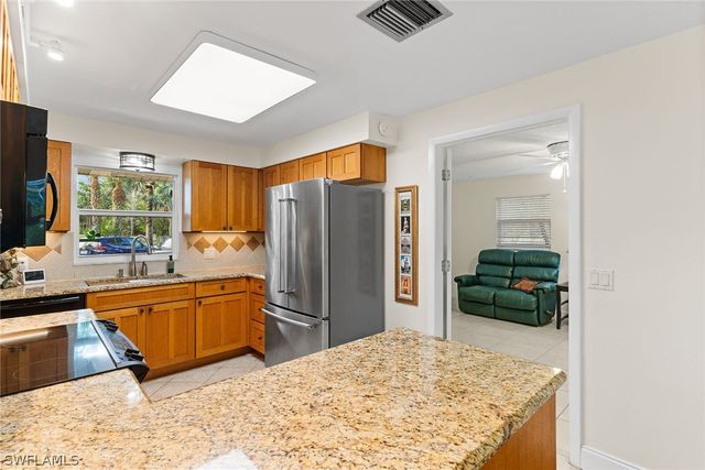 3675 1st AVE NW, Naples, FL 34120