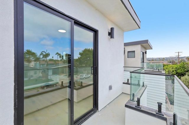 4064 4066 Haines Street, San Diego, CA 92109
