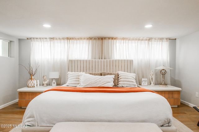 10500 N Oldfather Drive, Tucson, AZ 85742