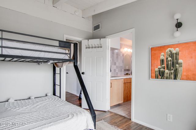 10500 N Oldfather Drive, Tucson, AZ 85742