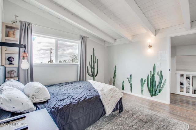 10500 N Oldfather Drive, Tucson, AZ 85742