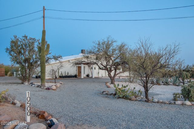 10500 N Oldfather Drive, Tucson, AZ 85742