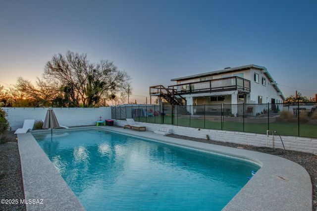 10500 N Oldfather Drive, Tucson, AZ 85742