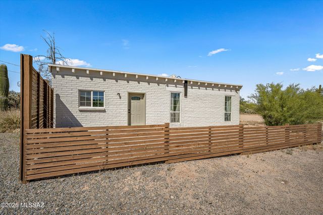 10500 N Oldfather Drive, Tucson, AZ 85742