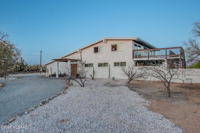 10500 N Oldfather Drive, Tucson, AZ 85742