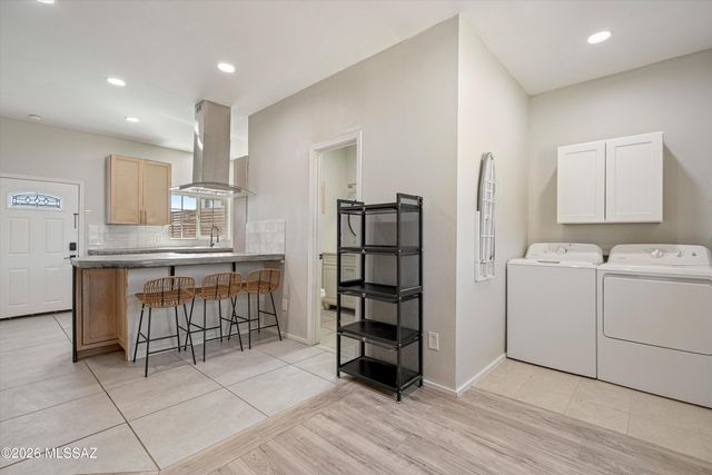 10500 N Oldfather Drive, Tucson, AZ 85742