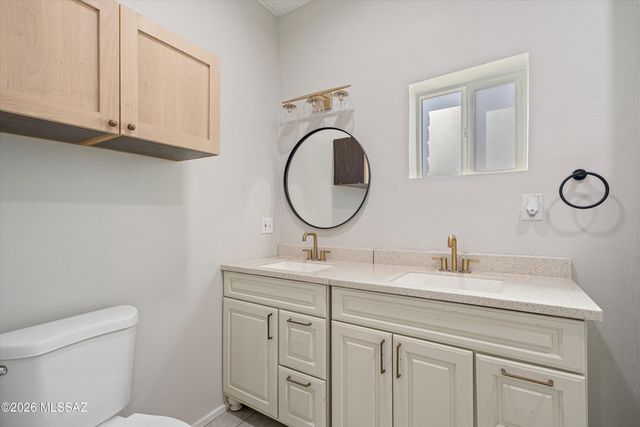 10500 N Oldfather Drive, Tucson, AZ 85742