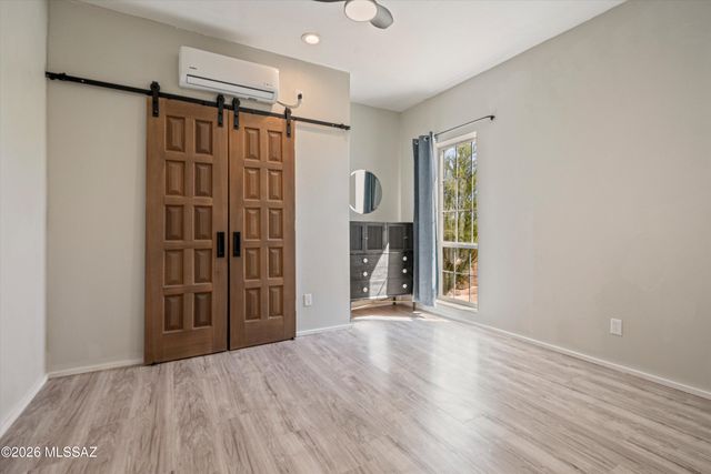 10500 N Oldfather Drive, Tucson, AZ 85742