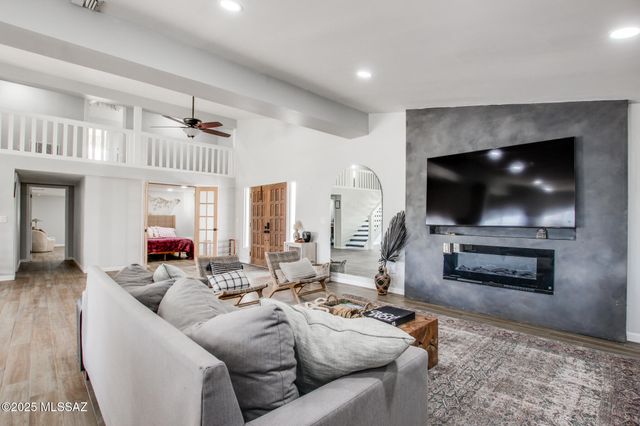 10500 N Oldfather Drive, Tucson, AZ 85742